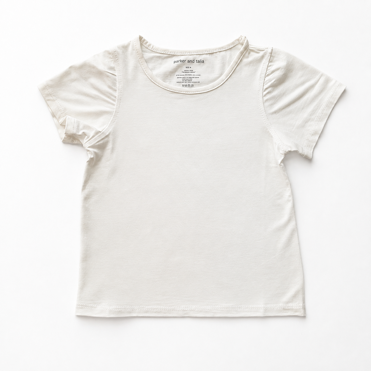 肌にやさしいタグレスTシャツ